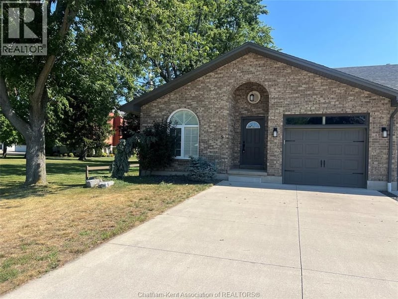 9 NOTRE DAME Street North, Pain Court, Ontario, N0P1Z0, Pain Court, Ontario — photo 1 of 5
