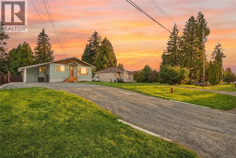 219 McVickers Street, Parksville, British Columbia, V9P0B9, Parksville, British Columbia — photo 1 of 5