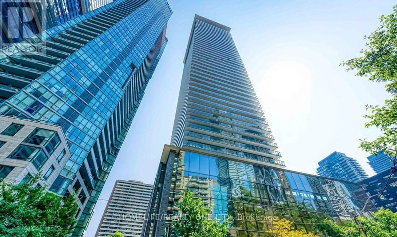 #1008 33 Charles Street East, Toronto (Church-Yonge Corridor), Ontario, M4Y0A2, Toronto (Church-Yonge Corridor), Ontario — photo 1 of 5