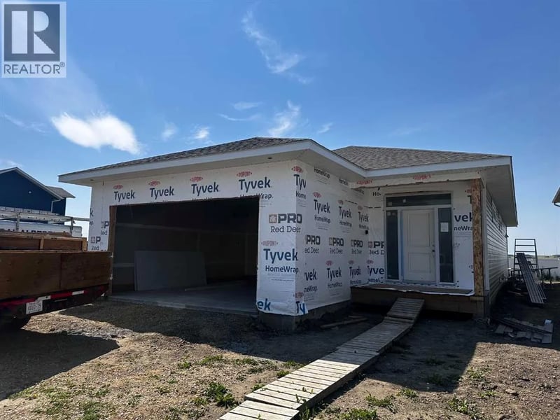 26 Norseman Close, Penhold, Alberta, T4G0G5, Penhold, Alberta — photo 1 of 5