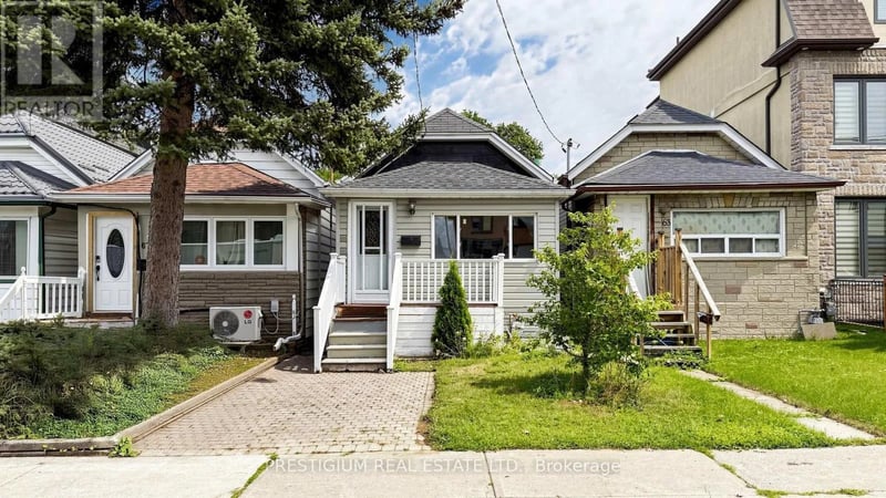 65 Eldon Avenue, Toronto (Crescent Town), Ontario, M4C5G2, Toronto (Crescent Town), Ontario — photo 1 of 5