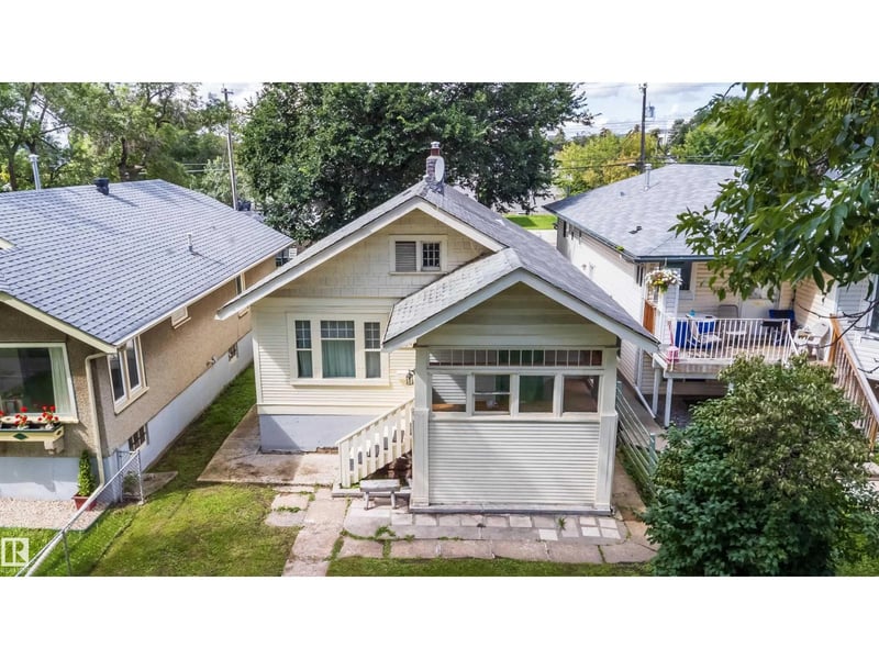 11604 97 ST NW, Edmonton, Alberta, T5G1X9, Edmonton, Alberta — photo 1 of 5