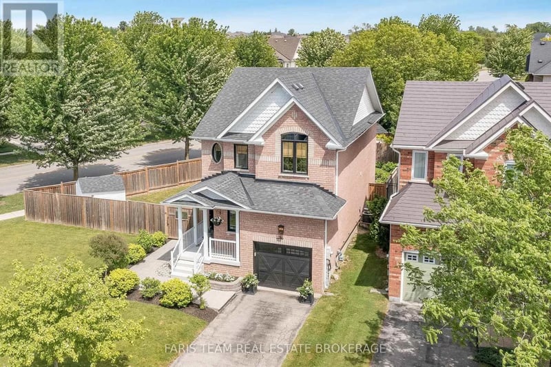 86 Margaret Graham Crescent, East Gwillimbury (Mt Albert), Ontario, L0G1M0, East Gwillimbury (Mt Albert), Ontario — photo 1 of 5