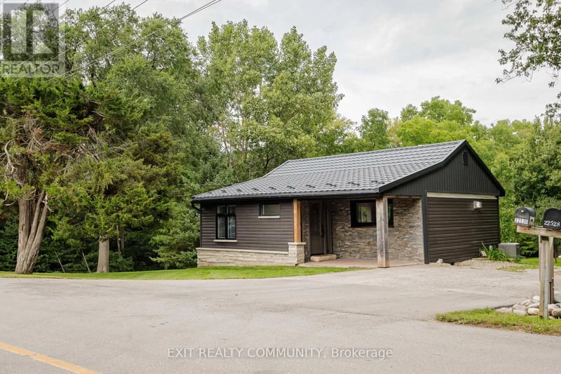 22530 Coldstream Road, Middlesex Centre, Ontario, N0L1R0, Middlesex Centre, Ontario — photo 1 of 5