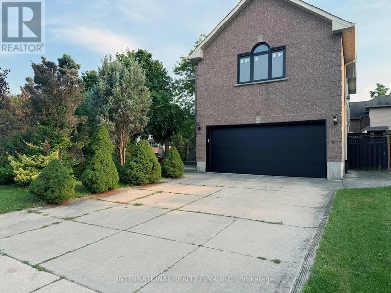 43 Falconridge Drive, Hamilton (Carpenter), Ontario, L9B2P3, Hamilton (Carpenter), Ontario — photo 1 of 5