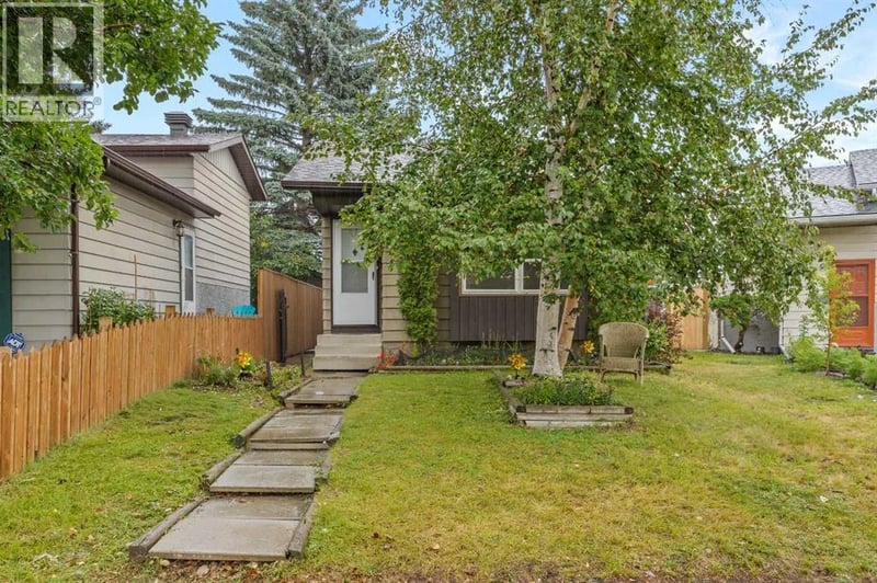 28 Erin Croft Place Southeast, Calgary, Alberta, T2B2V3, Calgary, Alberta — photo 1 of 5