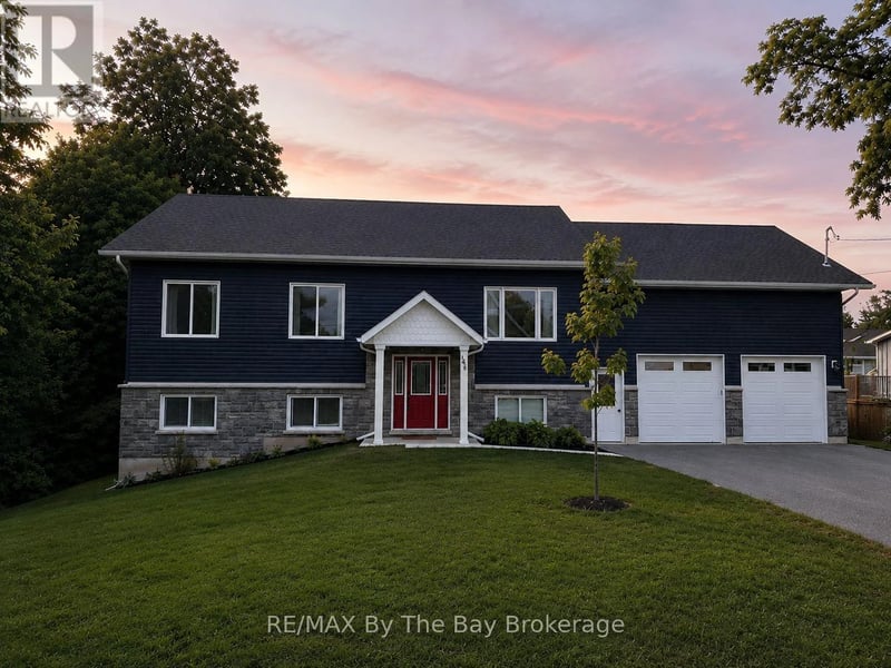 146 Mary Street, Clearview (Creemore), Ontario, L0M1G0, Clearview (Creemore), Ontario — photo 1 of 5