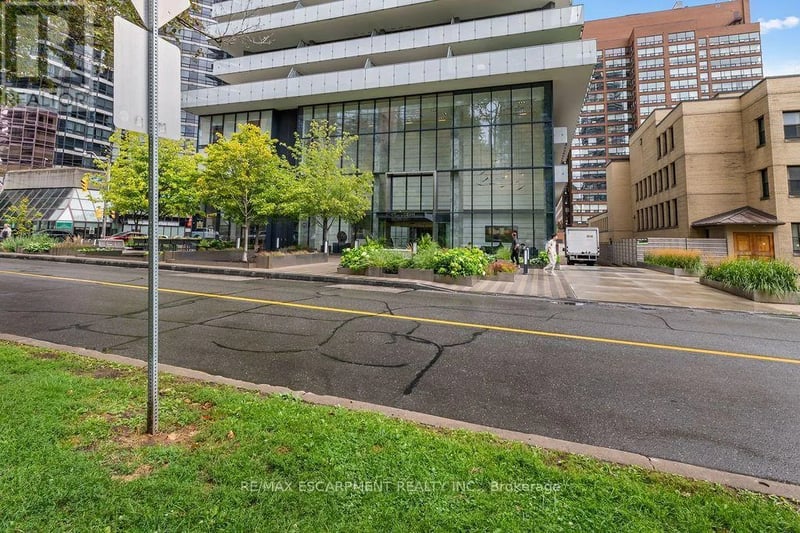 #206 57 St Joseph Street, Toronto (Bay Street Corridor), Ontario, M5S0C5, Toronto (Bay Street Corridor), Ontario — photo 1 of 5
