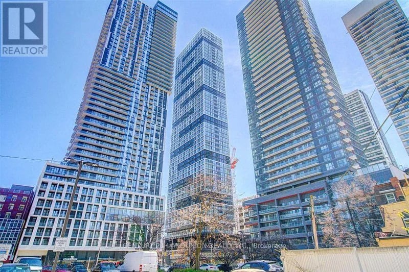 #2905 181 Dundas Street East, Toronto (Moss Park), Ontario, M5A0N5, Toronto (Moss Park), Ontario — photo 1 of 5