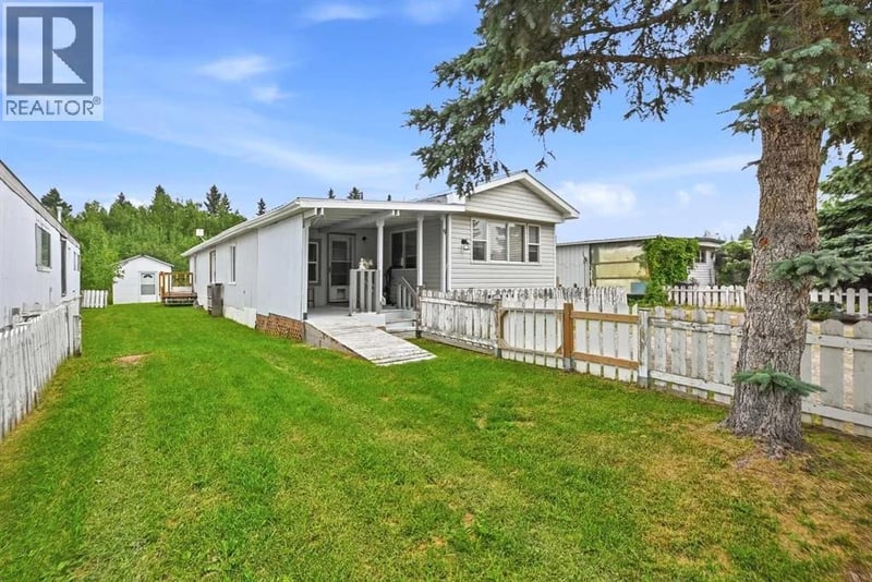 5235 50 Street, Caroline, Alberta, T0M0M0, Caroline, Alberta — photo 1 of 5