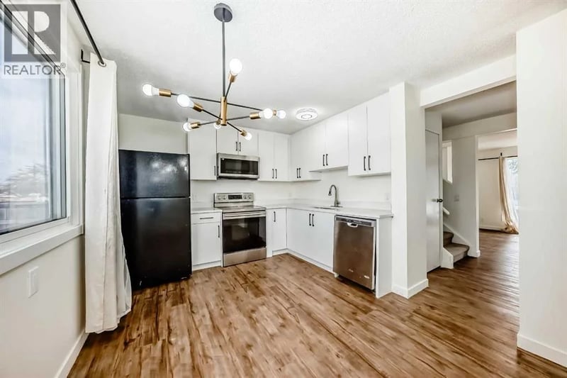25 Erin Ridge Road Southeast, Calgary, Alberta, T2B2W2, Calgary, Alberta — photo 1 of 5