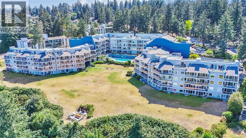 #602 2560 Departure Bay Road, Nanaimo, British Columbia, V9S5P1, Nanaimo, British Columbia — photo 1 of 5