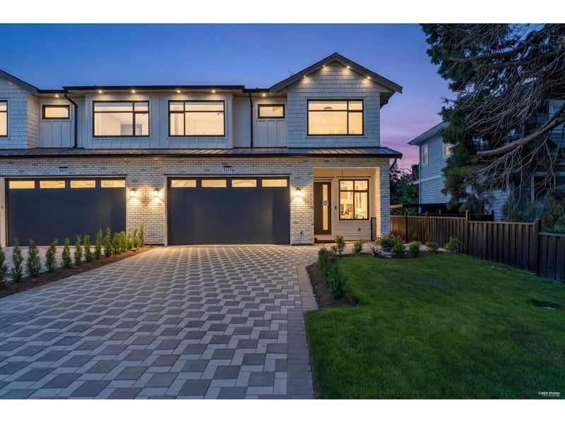 8221 111B Street, Delta, British Columbia, V4C4T2, Delta, British Columbia — photo 1 of 5