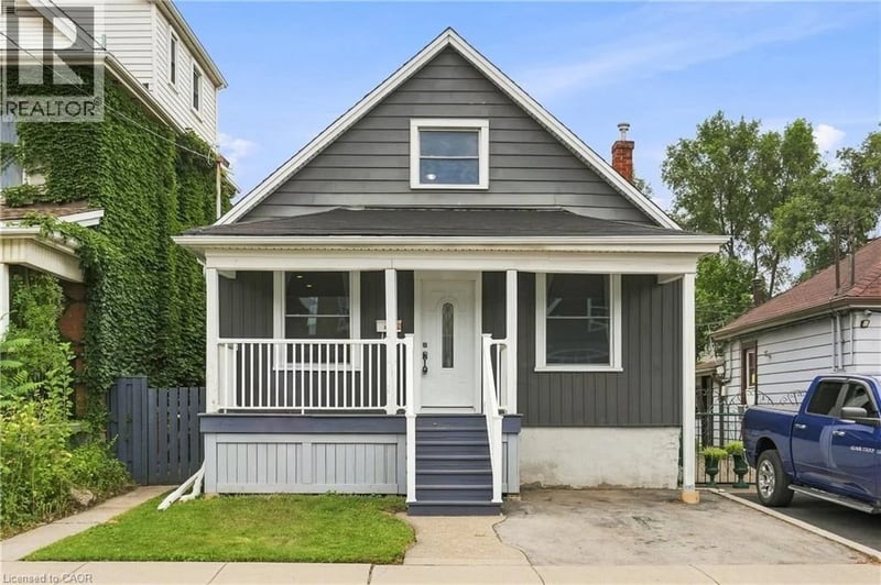 241 ROSSLYN Avenue North, Hamilton, Ontario, L8L7P9, Hamilton, Ontario — photo 1 of 5