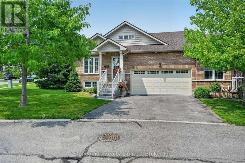 #2 909 Wentworth Street, Peterborough (Otonabee Ward 1), Ontario, K9J8R7, Peterborough (Otonabee Ward 1), Ontario — photo 1 of 5