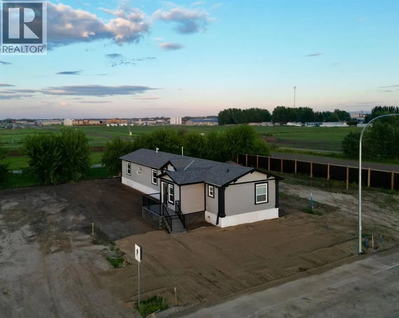 10905 103 Street, La Crete, Alberta, T0H2H0, La Crete, Alberta — photo 1 of 5