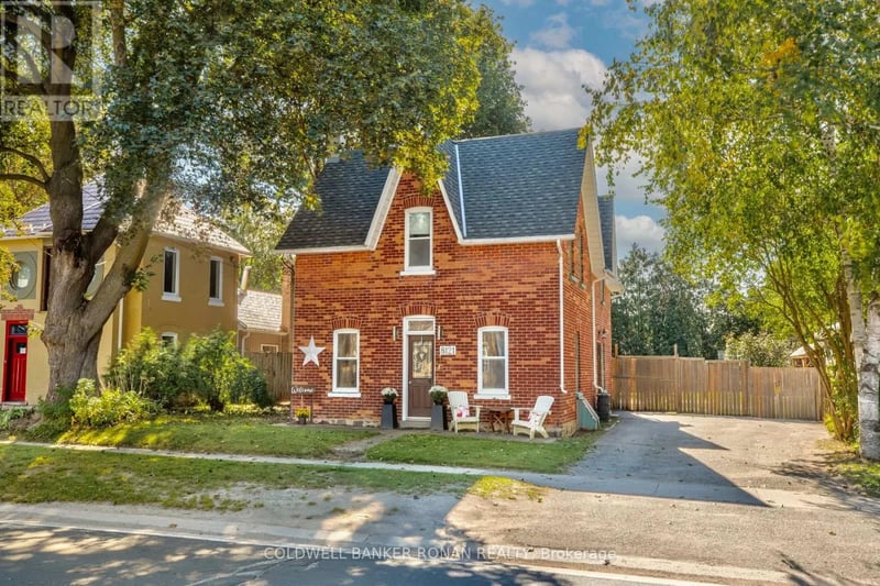 8121 Main Street, Adjala-Tosorontio (Everett), Ontario, L0M1J0, Adjala-Tosorontio (Everett), Ontario — photo 1 of 5