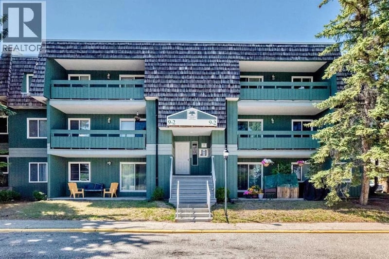 315 Southampton Drive Southwest, Calgary, Alberta, T2W2T6, Calgary, Alberta — photo 1 of 5