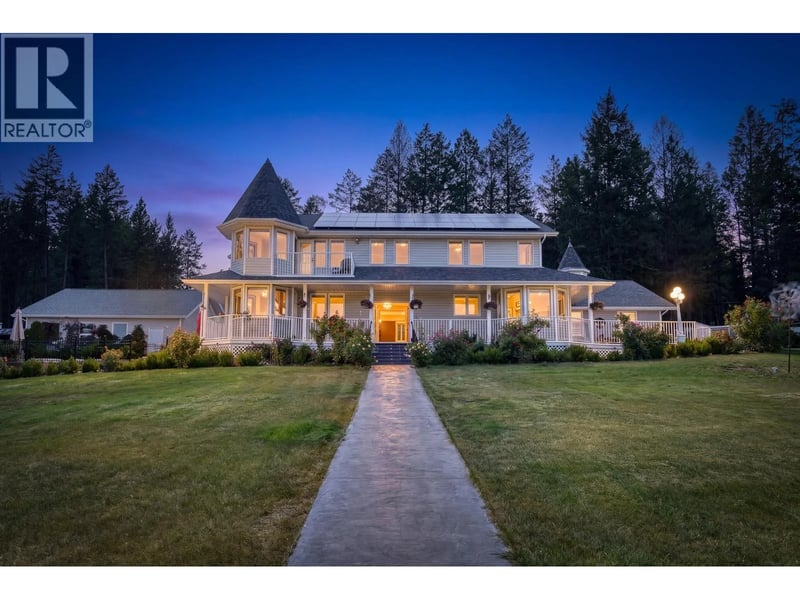 709 WEEKS Road, Cranbrook, British Columbia, V1C6W6, Cranbrook, British Columbia — photo 1 of 5