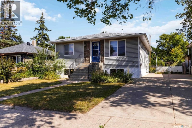 738 Weldon AVENUE, Saskatoon, Saskatchewan, S7M2V2, Saskatoon, Saskatchewan — photo 1 of 5