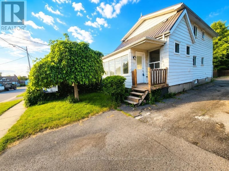 751 Gifford Street, Oshawa (Lakeview), Ontario, L1H4W1, Oshawa (Lakeview), Ontario — photo 1 of 5