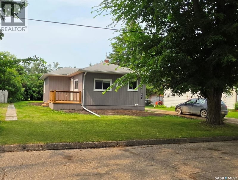223 3rd STREET NE, Preeceville, Saskatchewan, S0A3B0, Preeceville, Saskatchewan — photo 1 of 5