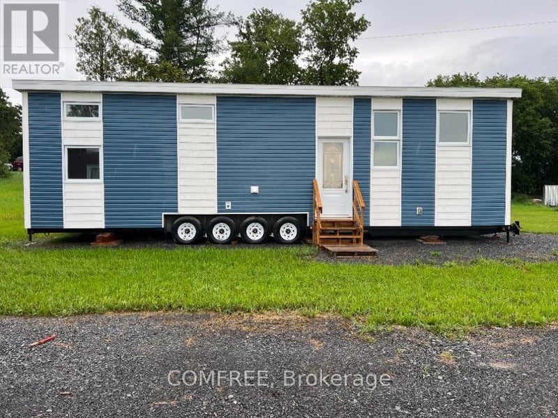 3369 York's Corner Road, Ottawa, Ontario, K0A2G0, Ottawa, Ontario — photo 1 of 5