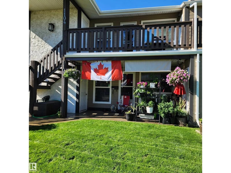 1102 Saddleback RD NW, Edmonton, Alberta, T6J4Z4, Edmonton, Alberta — photo 1 of 5