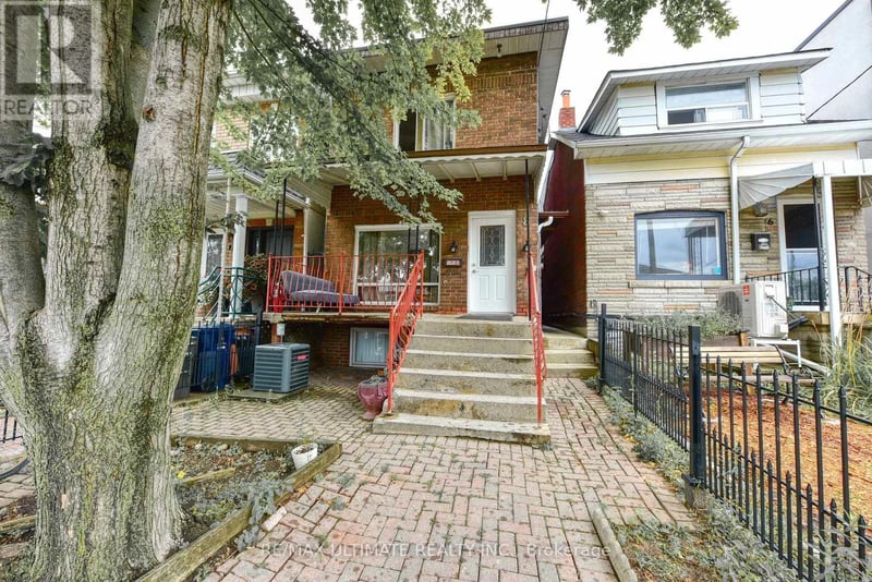 #Main Floor 8 Corby Avenue, Toronto (Caledonia-Fairbank), Ontario, M6E1V1, Toronto (Caledonia-Fairbank), Ontario — photo 1 of 5