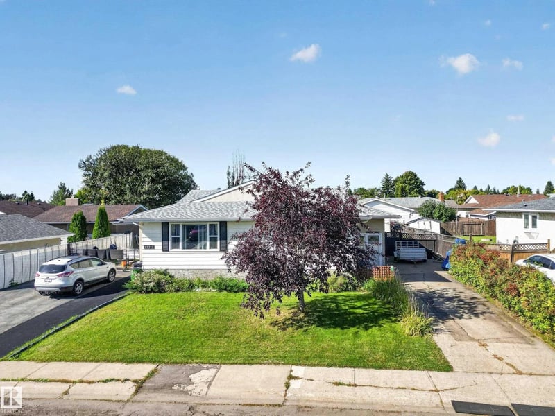 13214 38 ST NW, Edmonton, Alberta, T5A3G4, Edmonton, Alberta — photo 1 of 5