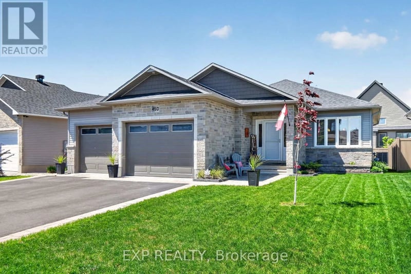 450 Central Park Boulevard, Russell, Ontario, K4R0C6, Russell, Ontario — photo 1 of 5