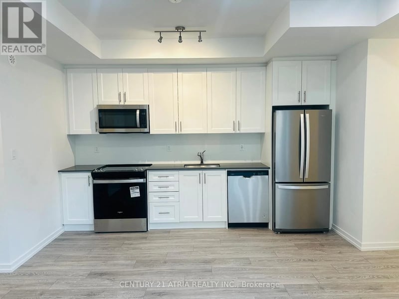 #14 22 Lytham Green Circle, Newmarket (Glenway Estates), Ontario, L3Y0H5, Newmarket (Glenway Estates), Ontario — photo 1 of 5