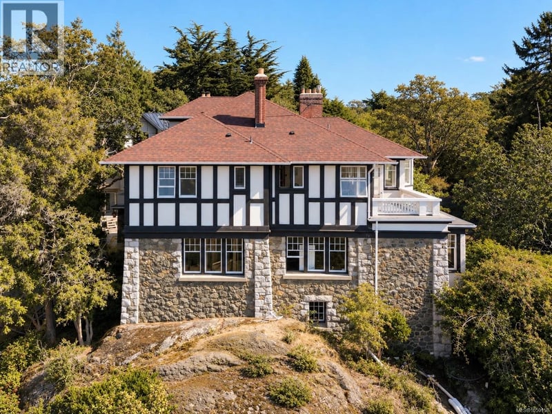 515 Foul Bay Road, Victoria, British Columbia, V8S4G9, Victoria, British Columbia — photo 1 of 5