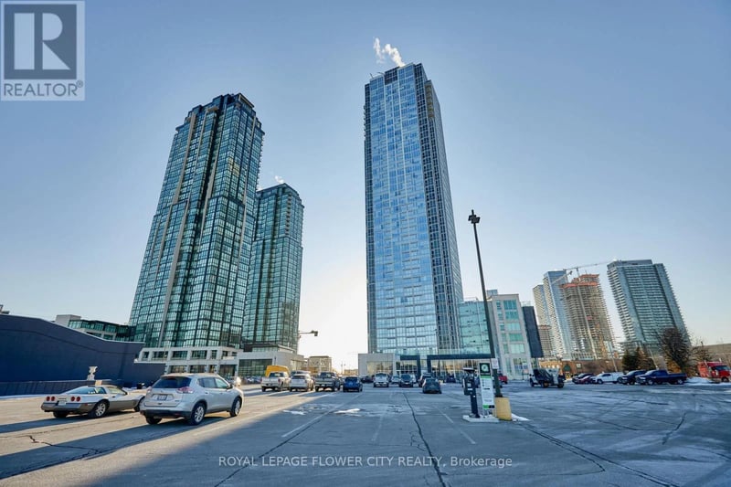 #325 2908 Highway 7 Road, Vaughan (Concord), Ontario, L4K0K5, Vaughan (Concord), Ontario — photo 1 of 5