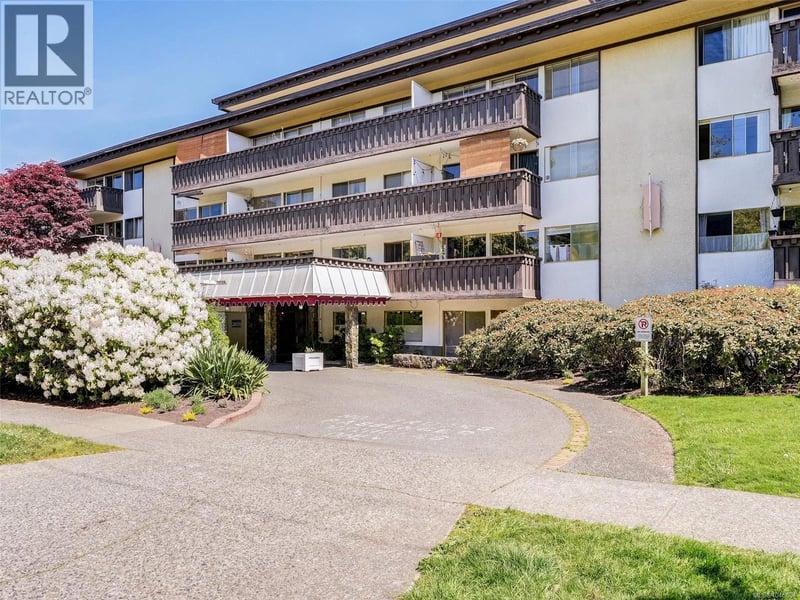 #401 964 Heywood Avenue, Victoria, British Columbia, V8V2Y5, Victoria, British Columbia — photo 1 of 5