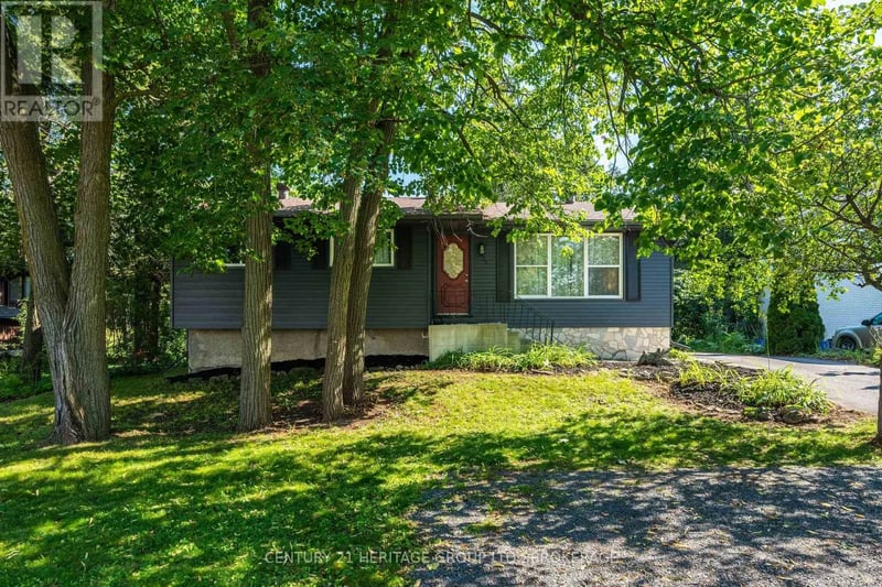 925 Woodbine Road, Kingston (North of Taylor-Kidd Blvd), Ontario, K7P2X4, Kingston (North of Taylor-Kidd Blvd), Ontario — photo 1 of 5