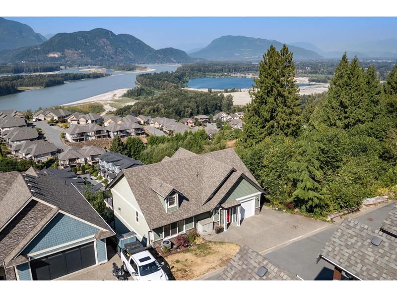 43726 ALAMEDA Drive, Chilliwack, British Columbia, V2R0J9, Chilliwack, British Columbia — photo 1 of 5
