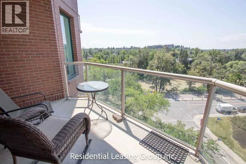 228 26 Avenue Southwest, Calgary, Alberta, T2S3C6, Calgary, Alberta — photo 1 of 5
