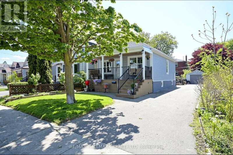 26 Sixteenth Street, Toronto (New Toronto), Ontario, M8V3J8, Toronto (New Toronto), Ontario — photo 1 of 5