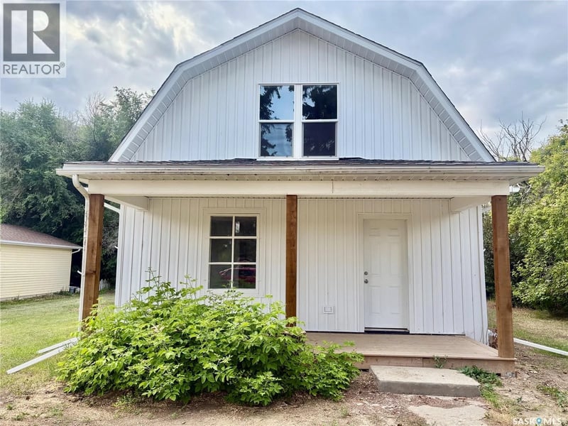 214 Thomson STREET, Outlook, Saskatchewan, S0L2N0, Outlook, Saskatchewan — photo 1 of 5
