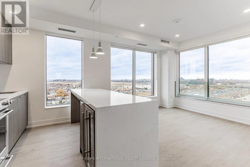 #2209 29 York Garden Way, Toronto (Yorkdale-Glen Park), Ontario, M6A2V1, Toronto (Yorkdale-Glen Park), Ontario — photo 1 of 5