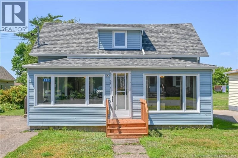 119 Degrâce Street, Shippagan, New Brunswick, E8S1H2, Shippagan, New Brunswick — photo 1 of 5