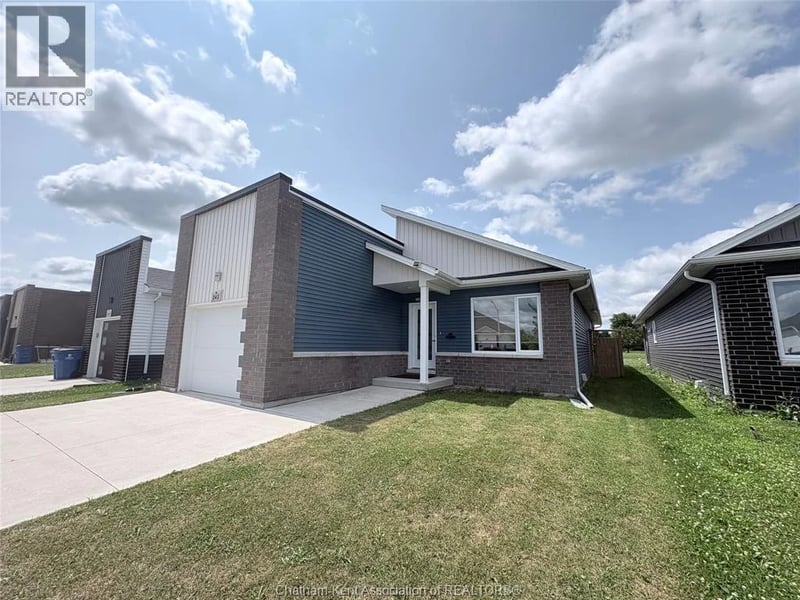 243 MANNING Drive, Chatham, Ontario, N7M0S5, Chatham, Ontario — photo 1 of 5