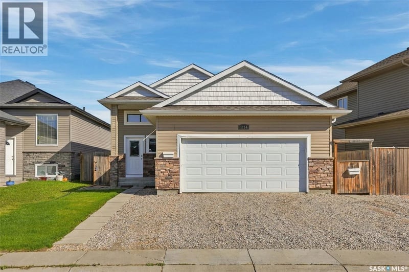 1114 Hargreaves WAY, Saskatoon, Saskatchewan, S7R0H2, Saskatoon, Saskatchewan — photo 1 of 5