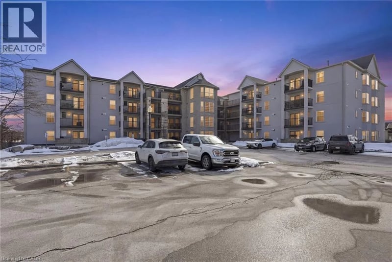 #213 1411 WALKERS Line, Burlington, Ontario, L7M4P5, Burlington, Ontario — photo 1 of 5