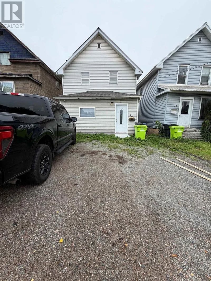 36 St Georges Avenue East, Sault Ste Marie, Ontario, P6B1W7, Sault Ste Marie, Ontario — photo 1 of 5