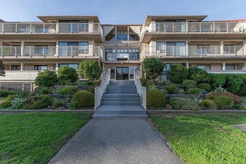 #207 33233 BOURQUIN Crescent, Abbotsford, British Columbia, V2S1Y2, Abbotsford, British Columbia — photo 1 of 5