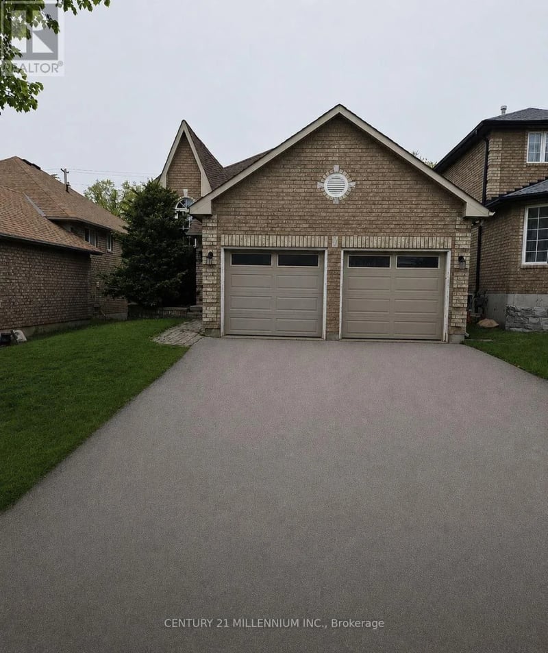 89 Masters Drive, Barrie (East Bayfield), Ontario, L4M6W8, Barrie (East Bayfield), Ontario — photo 1 of 5