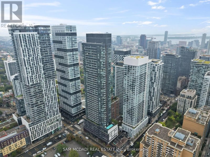 #1906 159 Dundas Street East, Toronto (Church-Yonge Corridor), Ontario, M5B1E4, Toronto (Church-Yonge Corridor), Ontario — photo 1 of 5