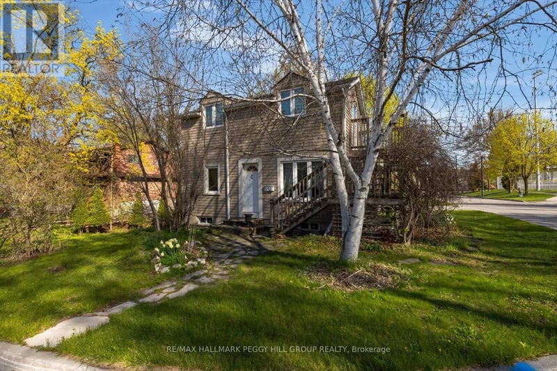 621 Lydia Street, Newmarket (Gorham-College Manor), Ontario, L3Y1M4, Newmarket (Gorham-College Manor), Ontario — photo 1 of 5